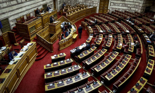 Στη Βουλή η τροπολογία που καταργεί το επίδομα ενοικίου