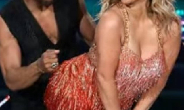 Χαμός στο «Dancing With The Stars»: Πασίγνωστη τραγουδίστρια τα έδειξε… όλα (video+pics)