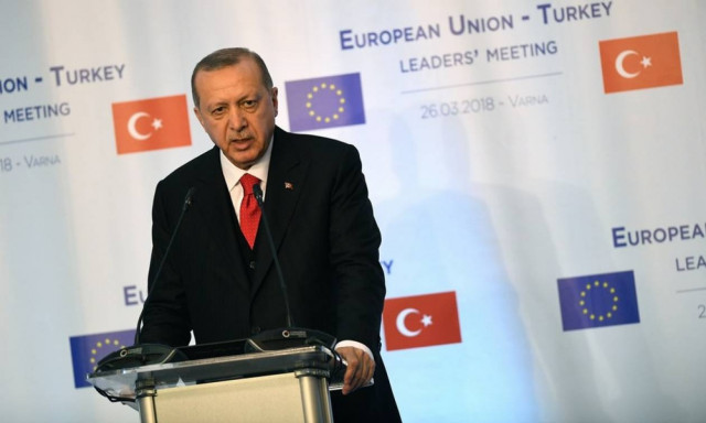 Δερβέναγας ο Ερντογάν: Απαιτεί «γη και ύδωρ» σε Αιγαίο και κυπριακή ΑΟΖ και απειλεί την Ελλάδα