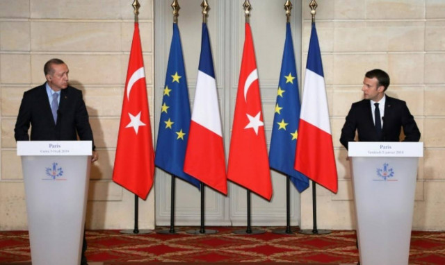 «Πόλεμος» Ερντογάν – Μακρόν: «Ποιοι νομίζετε ότι είστε;»