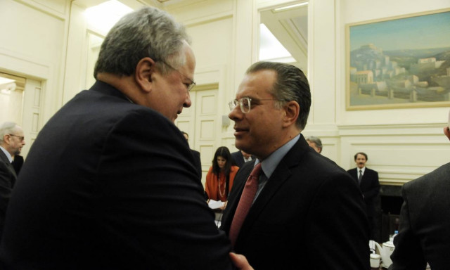 Σκοπιανό: Άγρια κόντρα Κοτζιά - Κουμουτσάκου μία ημέρα μετά το briefing