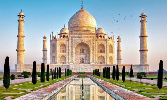 Γιατί κλείνει σταδιακά τις πύλες του το Ταζ Μαχάλ;