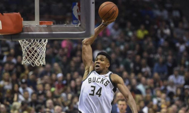 Τι κάνεις ρε Γιάννη; Το νέο τρομερό κάρφωμα του Αντετοκούνμπο (vid)