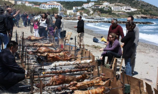 Καιρός: Ανεβαίνει η θερμοκρασία την Κυριακή του Πάσχα – Με λιακάδα το σούβλισμα του οβελία