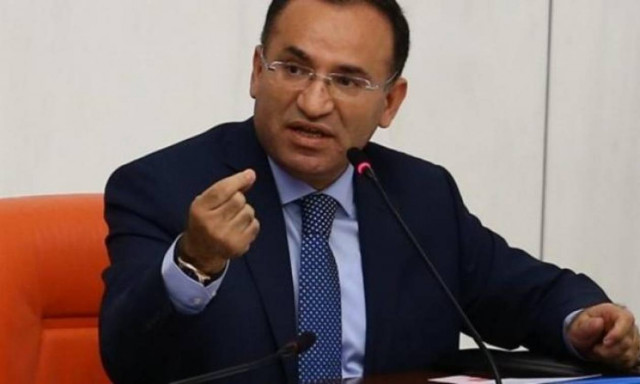 Πρόκληση Μποζντάγ: Ανίκανοι Έλληνες πολιτικοί προσπαθούν να χαλάσουν τις σχέσεις Ελλάδας - Τουρκίας