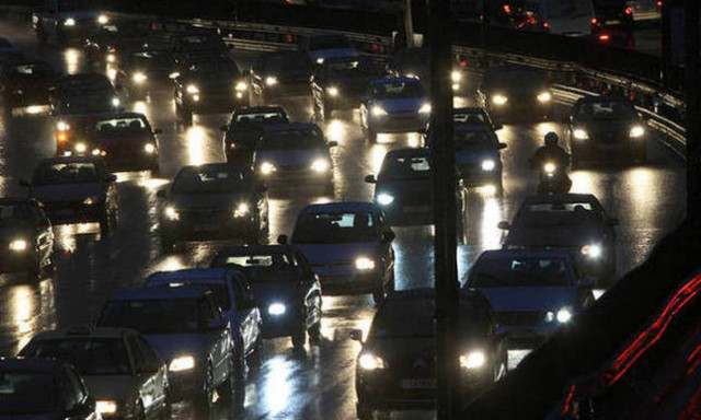 ΤΩΡΑ: Ουρές χιλιομέτρων στην Αθηνών – Λαμίας