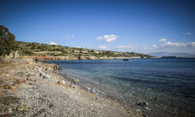 Light cloud and conditions favourable for dust clouds on Tuesday (10/04/2018)