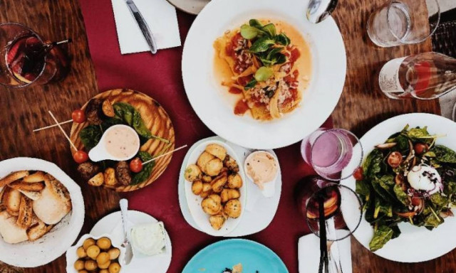 Ο γρηγορότερος τρόπος για να χάσεις βάρος μετά από μια κραιπάλη