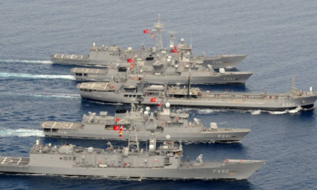 Συναγερμός στο Αιγαίο: «Oι Τούρκοι απειλούν να βουλιάξουν ελληνικό πλοίο»