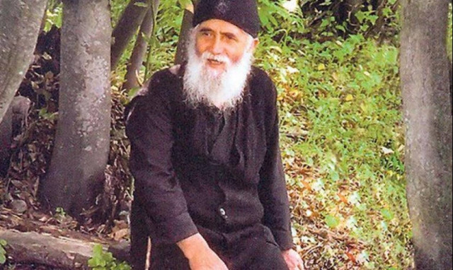 Άγιος Παΐσιος: «Όταν θα ακούσεις στην τηλεόραση να γίνεται θέμα για τα μίλια» (vid)