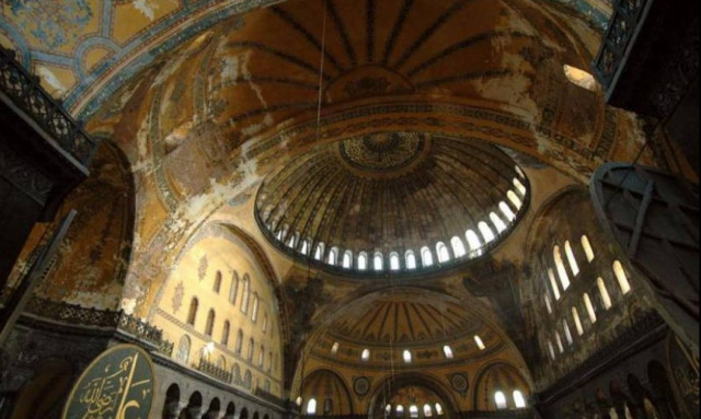 Συγκλονιστικό: Έτσι ακουγόταν η Θεία Λειτουργία στην Αγία Σοφία 600 χρόνια πριν