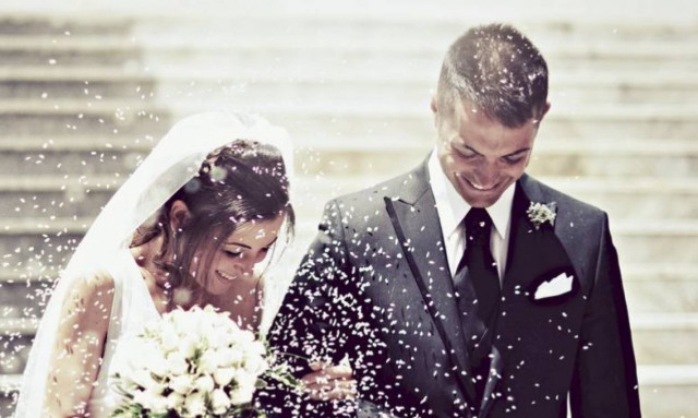 Ο γάμος φέρνει την ευτυχία αλλά μόνο αν είσαι... φτωχός!