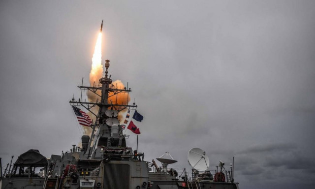 «Φωτιά και μέταλλο»: Ανηλεής βομβαρδισμός της Συρίας από 100 πυραύλους - Δείτε συγκλονιστικά βίντεο