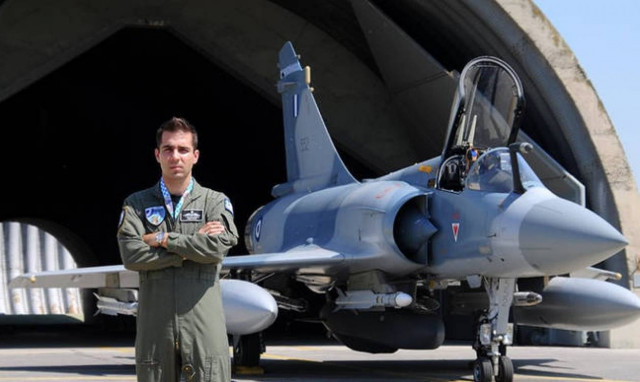 Γιώργος Μπαλταδώρος - Συγγενής σμηναγού: «Ας είναι ο τελευταίος που πέφτει σε καιρό ειρήνης» (vid)