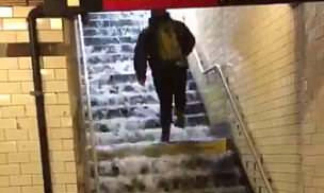 Καταρρακτώδεις βροχές στη Νέα Υόρκη - Πλημμύρισε το μετρό (vids)