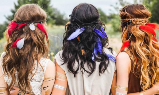 Coachella inspo: Τα πιο bohemian χτενίσματα που μπορείς να δοκιμάσεις
