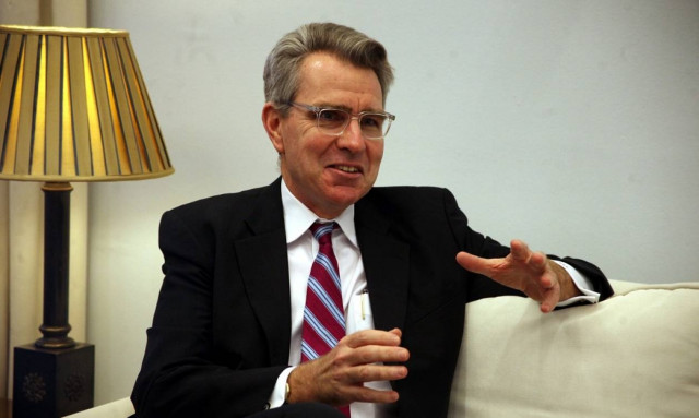 Πάιατ: Το tweet του πρέσβη των ΗΠΑ μπροστά στο άγαλμα του Τρούμαν