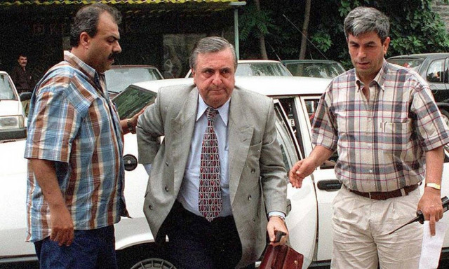 Τουρκία: Δολοφονήθηκε ο πρώην υπουργός Εθνικής Άμυνας (ΠΡΟΣΟΧΗ! ΣΚΛΗΡΕΣ ΕΙΚΟΝΕΣ)