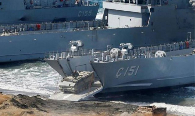 Πρόβα πολέμου: Πρωτοφανής συγκέντρωση στρατιωτικών δυνάμεων στη Χίο