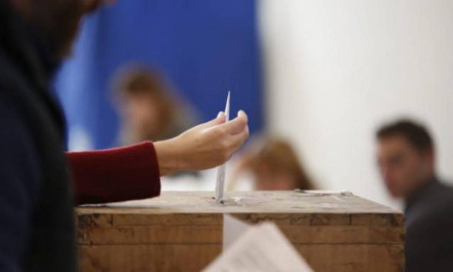 Νέα δημοσκόπηση: Κλείνει κι άλλο η «ψαλίδα» ΣΥΡΙΖΑ - ΝΔ