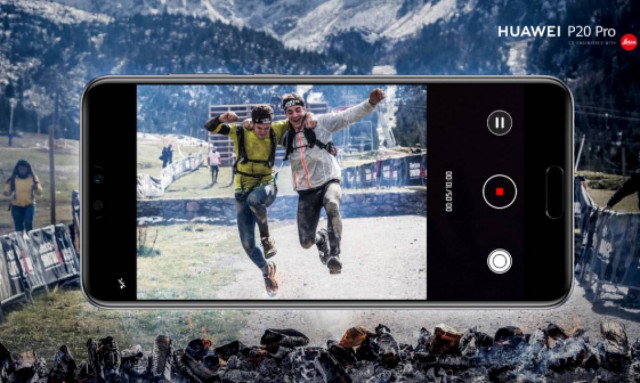 Βρήκαμε το smartphone που θα σας «λύσει» τα χέρια