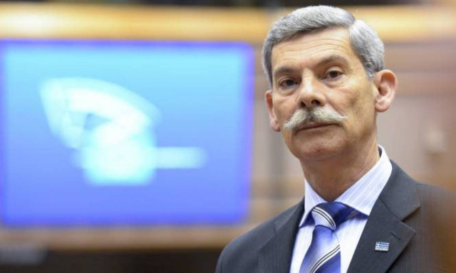 Αποχώρηση «βόμβα» από τη Χρυσή Αυγή: Ανεξαρτητοποιείται ο ευρωβουλευτής στρατηγός Συναδινός