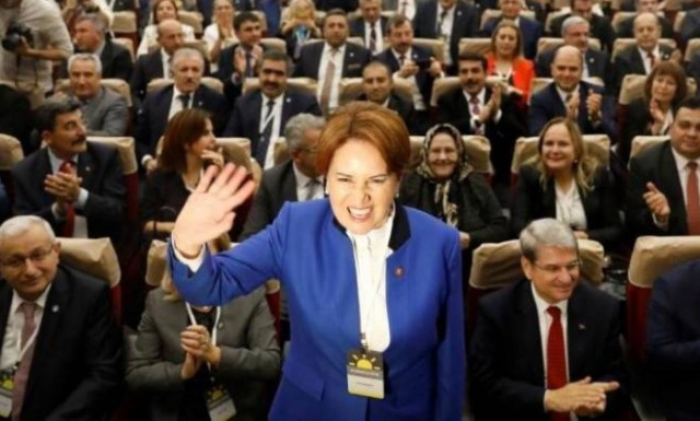 Τρέμε Ερντογάν: Η «Θεσσαλονικιά λύκαινα» κατεβαίνει στις εκλογές της Τουρκίας (vids+pics)