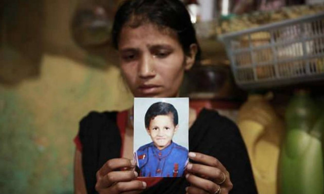 Η απόλυτη φρίκη: Παιδόφιλος έβγαλε τα μάτια και τη γλώσσα 7χρονου!