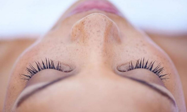 Eyelashes extensions: Όλα όσα πρέπει να ξέρεις για τις μόνιμες ψεύτικες βλεφαρίδες