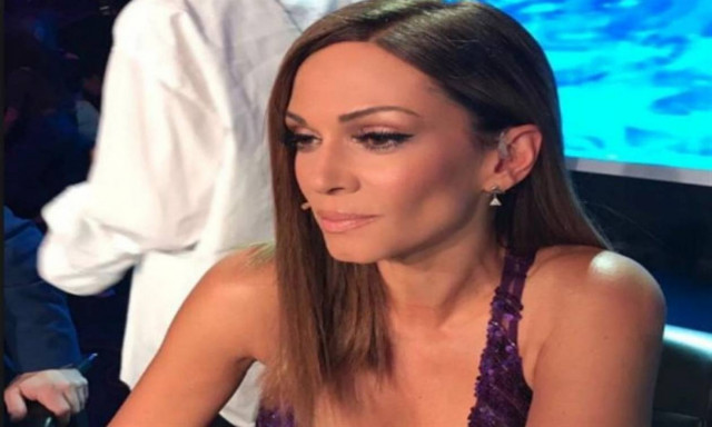 Αντέχετε; Η Κοκκίνου με μαγιό χωρίς φίλτρα