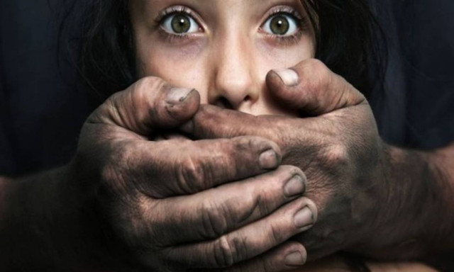 Τρόμος στο λόφο του Στρέφη: Αλγερινοί επιχείρησαν να βιάσουν φοιτήτριες