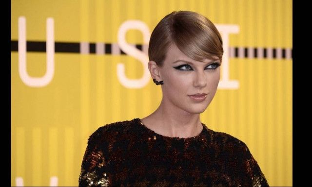 Εγκληματίας εισέβαλε στο σπίτι της Τέιλορ Σουίφτ και πήρε έναν υπνάκο στον καναπέ της!