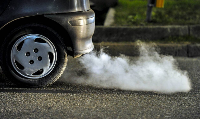 Ευρωπαϊκή Ένωση: Τι μέλλει γενέσθαι με τις εκπομπές CO2 των αυτοκινήτων