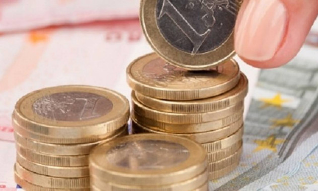 Μισθωτοί και συνταξιούχοι τα μόνιμα φορολογικά υποζύγια