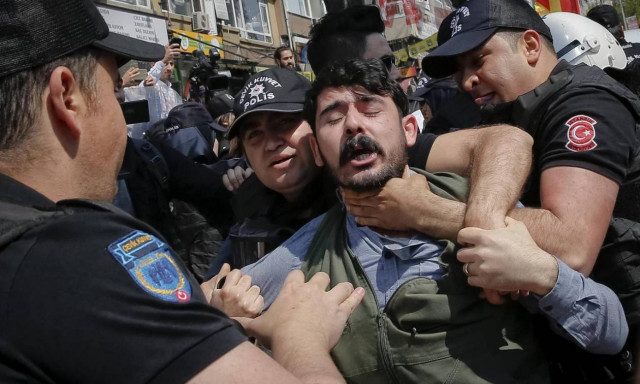 Χούντα Ερντογάν - Πρωτομαγιά: 84 συλλήψεις στην Κωνσταντινούπολη γιατί τόλμησαν να διαδηλώσουν (Vid)