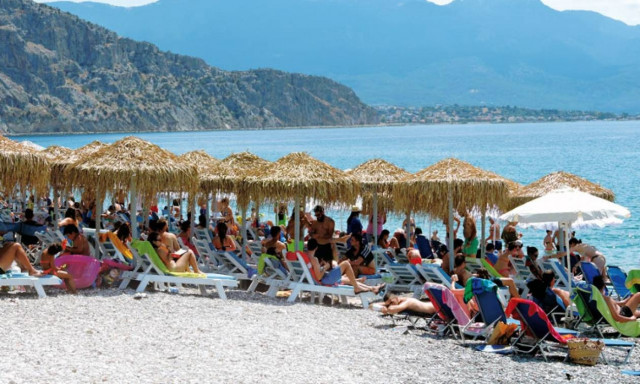 Πρωτομαγιά 2018: Όπου φύγει...φύγει - Χαμός στους δρόμους που οδηγούν στις παραλίες