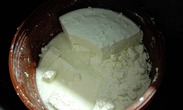 Πειραιάς: Ακατάλληλα τυροκομικά προϊόντα θα έφταναν στα τραπέζια των καταναλωτών