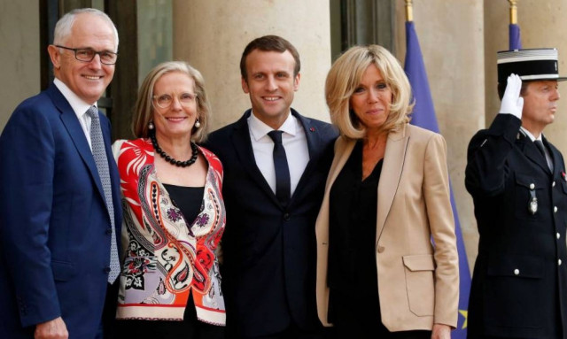 Σάλος: Ο Μακρόν αποκάλεσε την 60χρονη σύζυγο του Αυστραλού πρωθυπουργού... λαχταριστή! (vids)