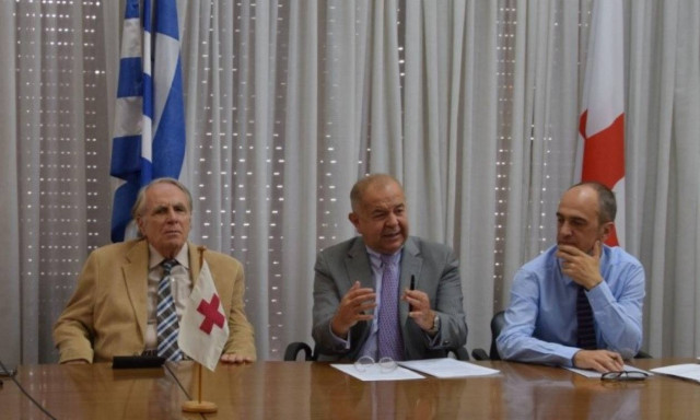 Δωρεά αξίας 770.000 ευρώ από τη Δ.Ο.Ε.Σ. προς τον Ελληνικό Ερυθρό Σταυρό (pics)