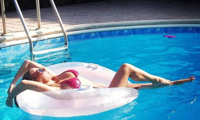 Σεξοβόμβα του Big Brother 1 έγινε γιαγιά στα 39 της