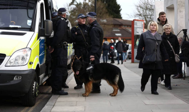Συναγερμός στη Βρετανία - Αναφορές για ύποπτο δέμα