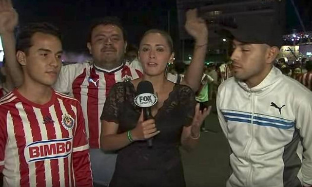 Οπαδός χούφτωσε ρεπόρτερ on air - Δείτε την αντίδρασή της (vid)