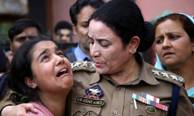 Ινδία: Βίασαν ομαδικά και έκαψαν ζωντανή 16χρονη – Συνελήφθη ο βασικός ύποπτος