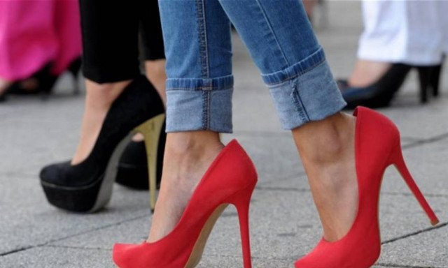 Πανικός στη Λευκάδα: Η σέξι Βραζιλιάνα, τα 200.000 ευρώ και το ένοχο μυστικό!