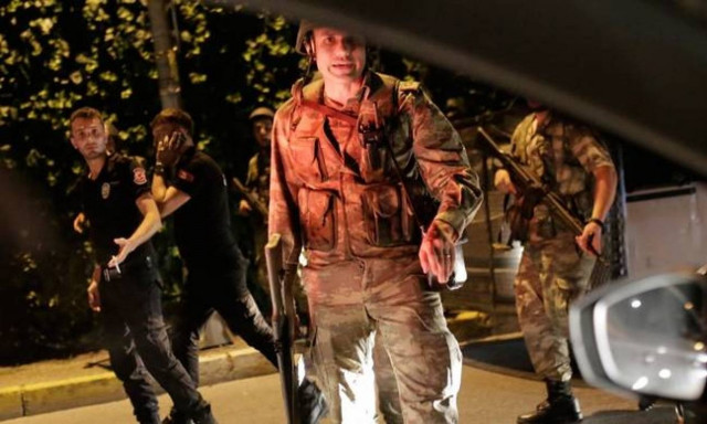 Η εκδίκηση του Ερντογάν: Απειλεί με 252 φορές ισόβια τους πραξικοπηματίες!