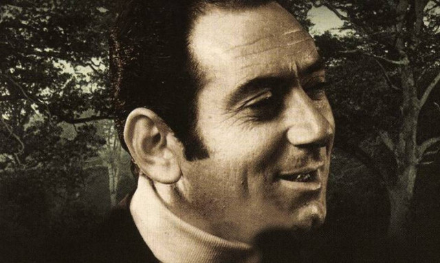 Σαν σήμερα το 1990 «έφυγε» από τη ζωή ο μεγάλος λαϊκός τραγουδιστής Στράτος Διονυσίου (Vids+Pics)