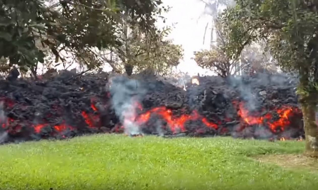Πανικός στη Χαβάη: Η λάβα του ηφαιστείου Κιλαουέα απειλεί να τινάξει εργοστάσιο στον αέρα (Vid)