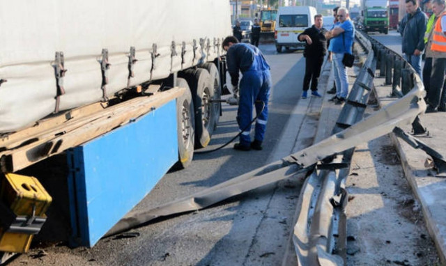Τροχαίο με νταλίκα στον Κηφισό: Αυτά είναι τα πρόσωπα της ασύλληπτης τραγωδίας (pics)