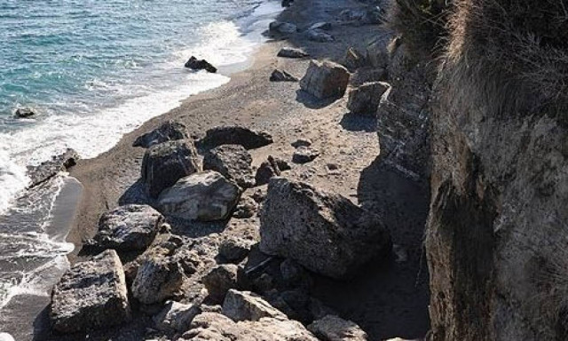 Τραγωδία στην Ιεράπετρα: Έκανε ασκήσεις στα βράχια, έχασε την ισορροπία της και σκοτώθηκε