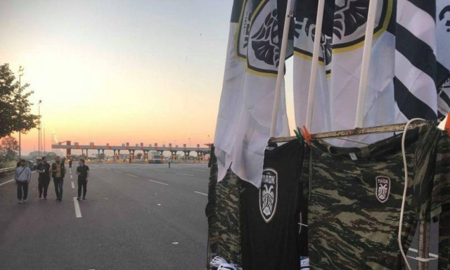 ΑΕΚ – ΠΑΟΚ: Σε εξέλιξη η κάθοδος χιλιάδων οπαδών του ΠΑΟΚ στην Αθήνα (pics+vid)